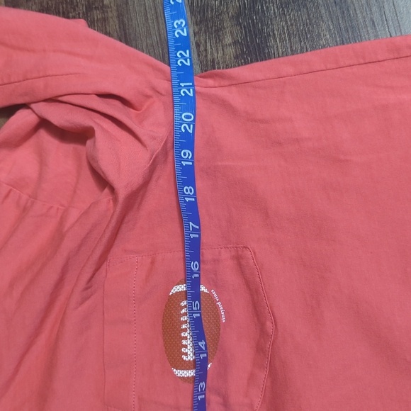 Vineyard Vines Football Long Sleeve T-shirt Hoodie Size Medium in Salmon - Picture 6 of 7